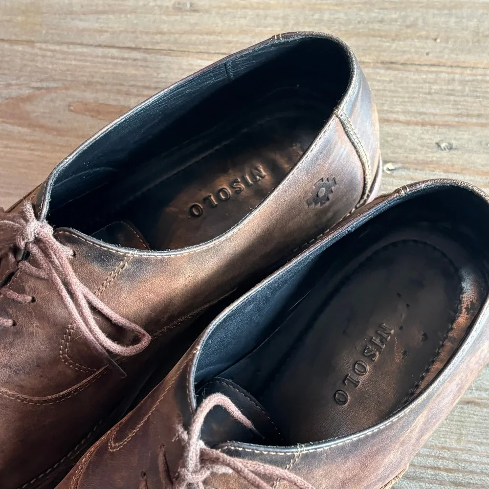 Nisolo Oxford Mens 9.5‎ Minimalist Leather Classic Brown Oiled Nubuck